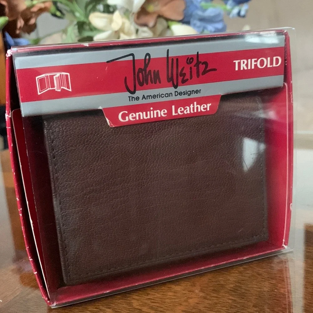 John Weitz Genuine Leather Trifold Wallet Brown gift boxed American Designer New